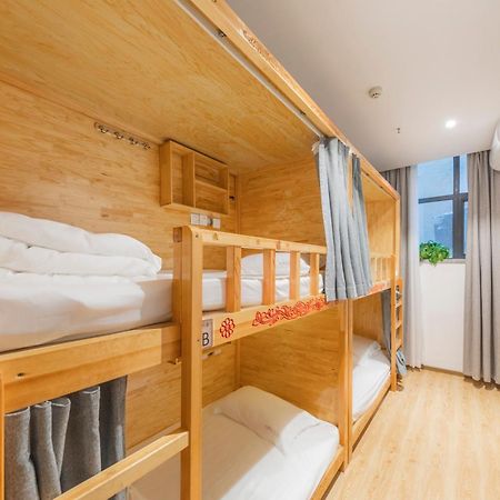 Fangorn Hostel Чунцин Экстерьер фото